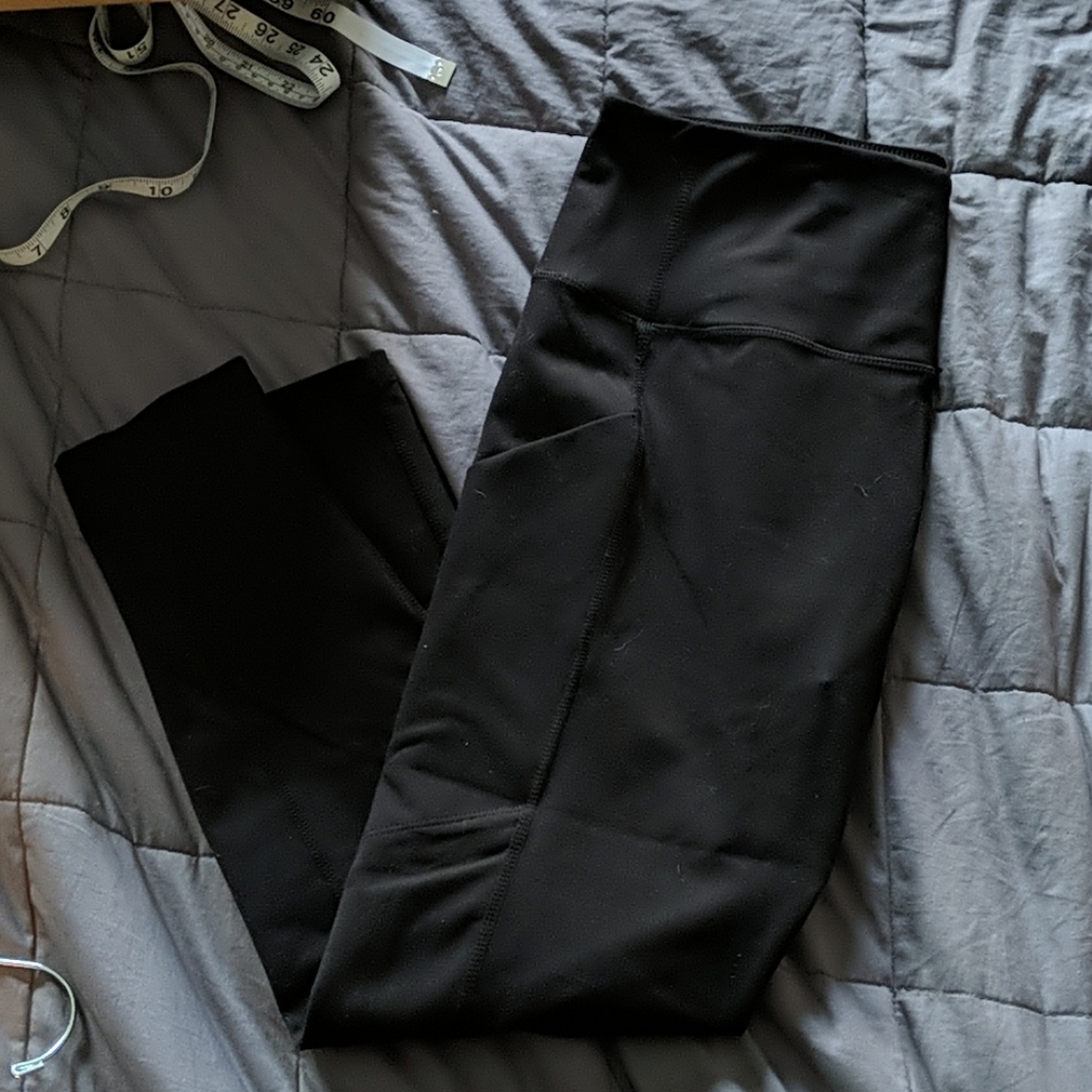 Zella crop leggings with side pockets